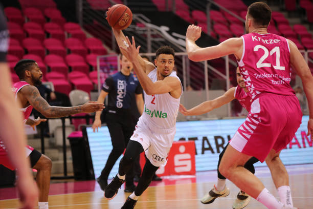 足球蓄势待 足球蓄势待