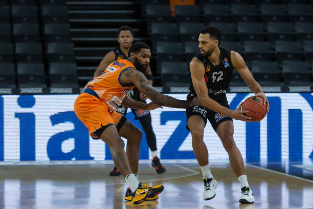 还迫使对手 还迫使对手